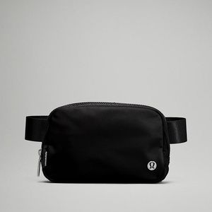 Everywhere Belt Bag - BLACK